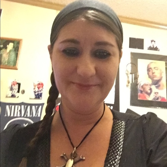 Meet your Posher, Michelle - Picture 2 of 2